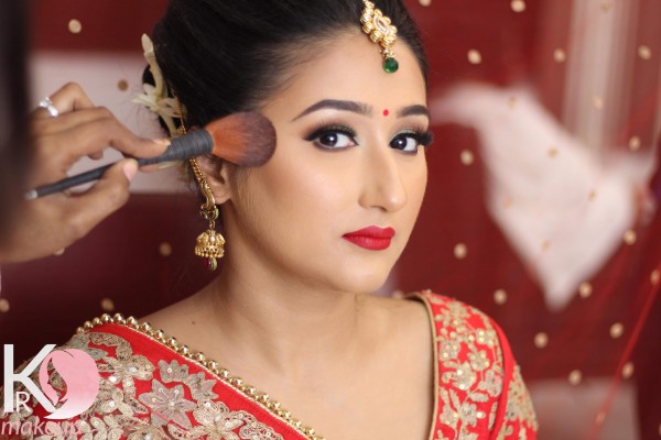 karishma-rawat-makeup-best698FA4BE-2198-6FB7-4C9D-23A95264C998.jpg